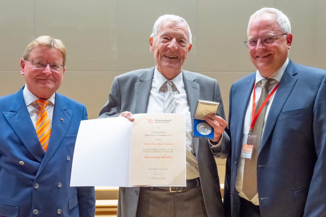 Auszeichnung: Verleihung der Otto-Jochum Medaille sowie der Staatlichen Anerkennung als Chorleiter*in im Laienmusizieren (Foto: Peter Mößmer)