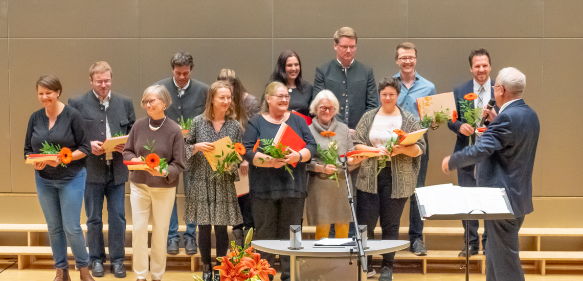 Auszeichnung: Verleihung der Otto-Jochum Medaille sowie der Staatlichen Anerkennung als Chorleiter*in im Laienmusizieren (Foto: Peter Mößmer)