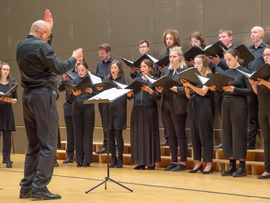 Auszeichnung: Verleihung der Otto-Jochum Medaille sowie der Staatlichen Anerkennung als Chorleiter*in im Laienmusizieren (Foto: Peter Mößmer)