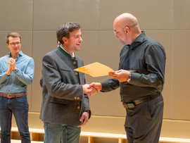 Auszeichnung: Verleihung der Otto-Jochum Medaille sowie der Staatlichen Anerkennung als Chorleiter*in im Laienmusizieren (Foto: Peter Mößmer)