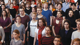 Ein besonderer Konzertmoment: Wenn der Chor über sich hinauswächst und die Sänger ihre ganze Persönlichkeit in ihre Stimme legen. (Foto: Neue Visionen Filmverleih)