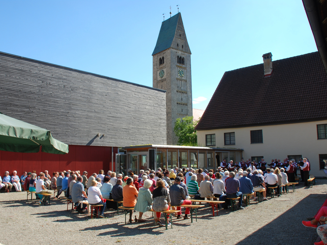 Wochenend und Sonnenschein - Serenade mit dem Liederkranz Obergünzburg. (Foto: Hermann Knauer) | © (Foto: Hermann Knauer)