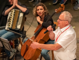 Chorklassentreffen: Singen aus voller Kehle (Foto: Peter Mößmer)