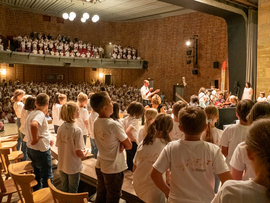 Chorklassentreffen: Singen aus voller Kehle (Foto: Peter Mößmer) | © Foto: Peter Mößmer