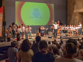 Chorklassentreffen: Singen aus voller Kehle (Foto: Peter Mößmer)