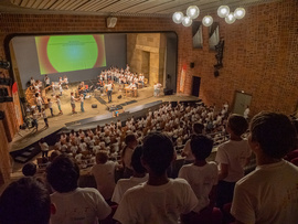 Chorklassentreffen: Singen aus voller Kehle (Foto: Peter Mößmer)