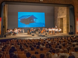 Chorklassentreffen: Singen aus voller Kehle (Foto: Peter Mößmer)